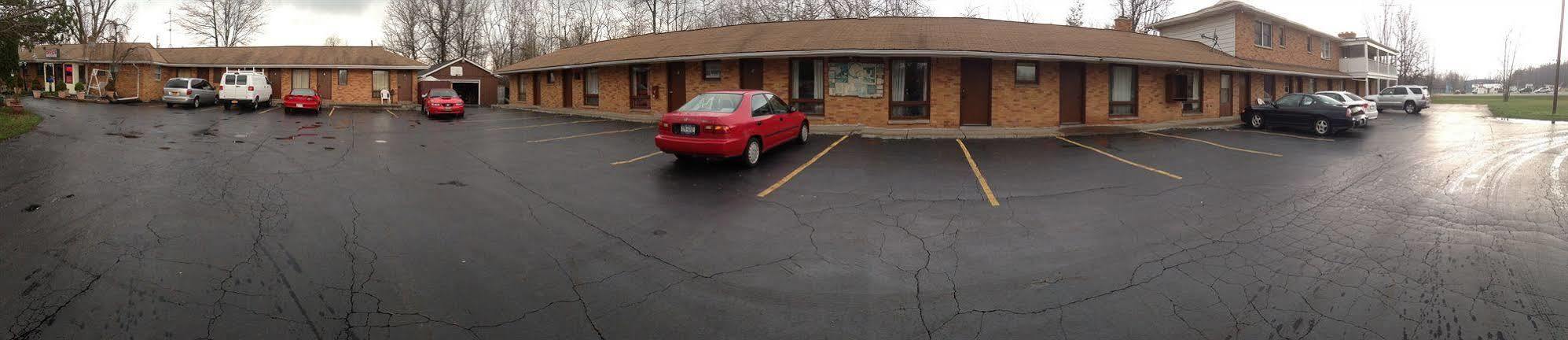 Chateau Motor Lodge Grand Island Exterior photo